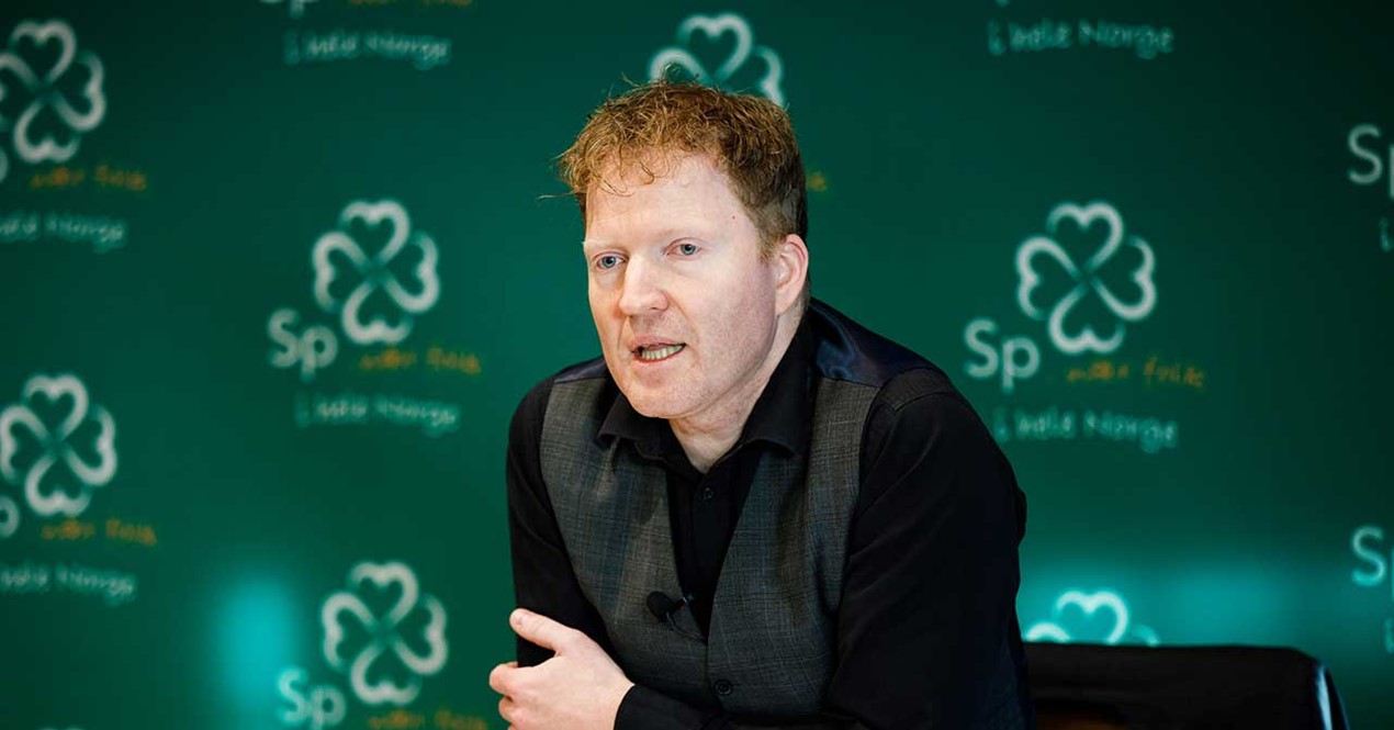 Portrettfoto av kommunalminister Sigbjørn Gjeldsvik